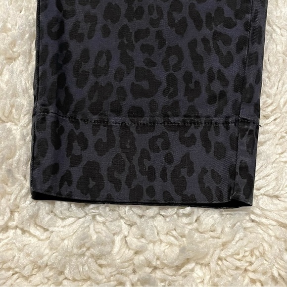 Pistola Blue Gray Leopard Print Womens Size 28 Chino Trouser Pants NWT - Picture 10 of 10